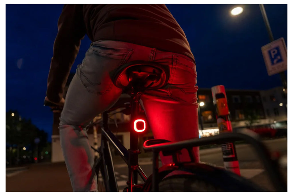 AXA ON   BATTERIJ VERLICHTING VOOR+ACHTER