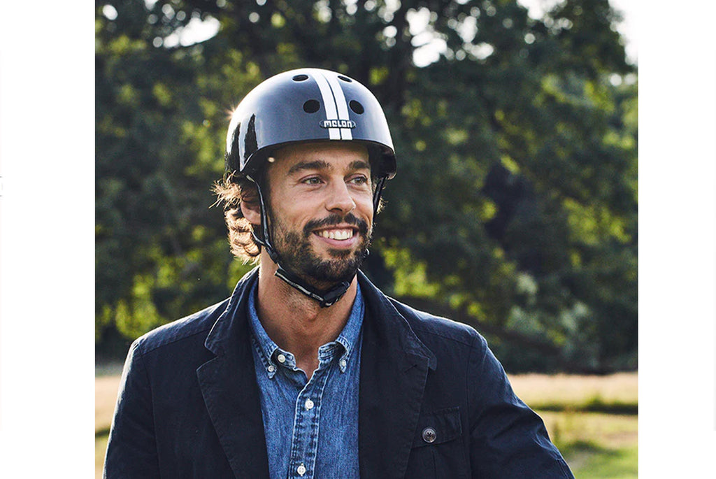 HELM VOLWASSEN MELON STRAIGHT WHITE BLACK M-L  52-58