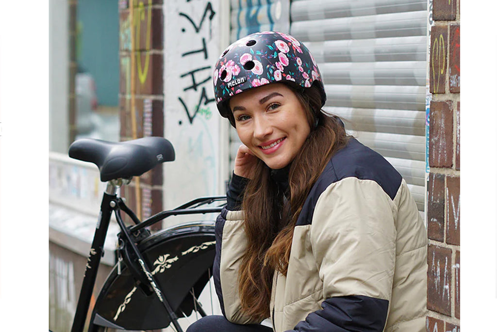 HELM VOLWASSEN MELON ROSE GARDEN  M-L  52-58