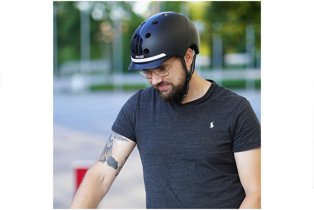 HELM VOLWASSEN MELON E-SERIES BLACK ICE  M-L  52-58 + SCHERM