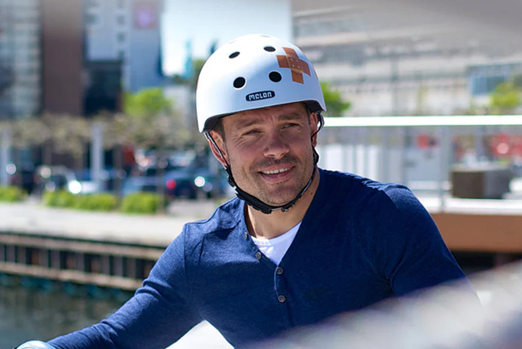 HELM VOLWASSEN MELON PLASTERED WHITE  M-L  52-58